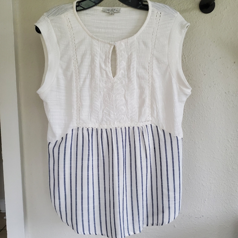 Skies Are Blue Feliciano Keyhole Blouse
